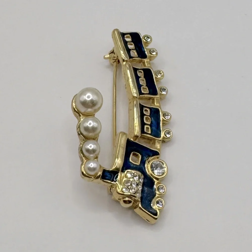 VINTAGE Pearl, Crystal & Enamel Locomotive Train Brooch